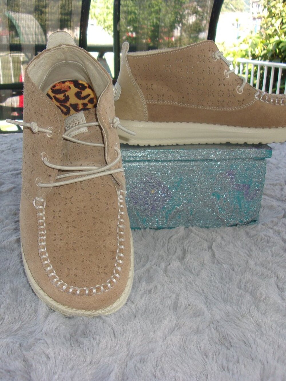 S-259 WOMENS HEY DUDES "WENDY" MID SUEDE SNEAKERS